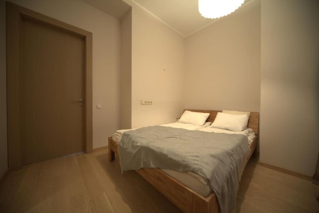 3 Bedroom Apartment In The Old/T Рига Экстерьер фото