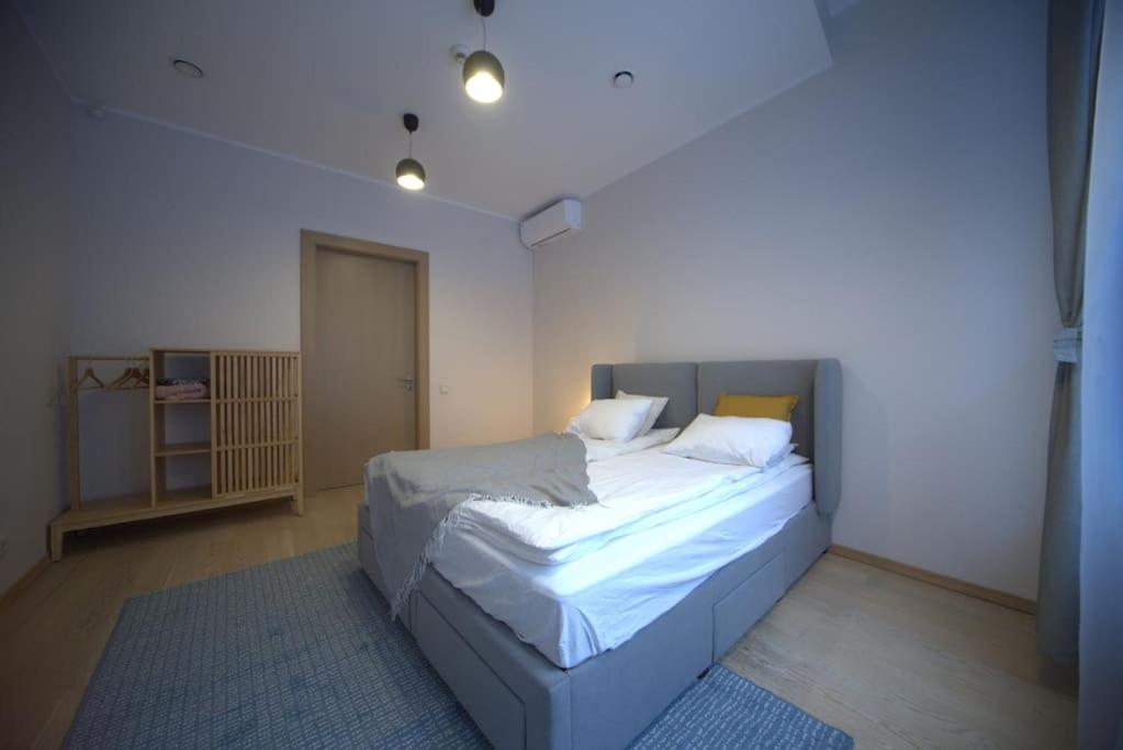 3 Bedroom Apartment In The Old/T Рига Экстерьер фото