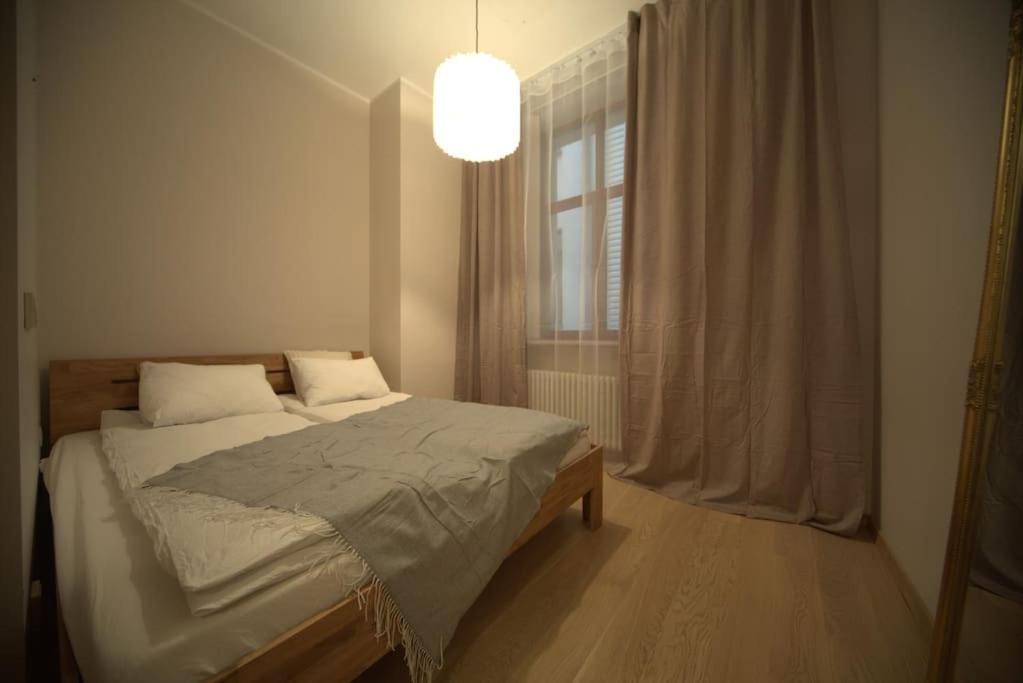 3 Bedroom Apartment In The Old/T Рига Экстерьер фото